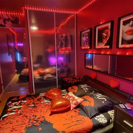 أولناي سو بوا Love Room Sexy Love Cosy Lib Proche Centre Gare A Pied المظهر الخارجي الصورة