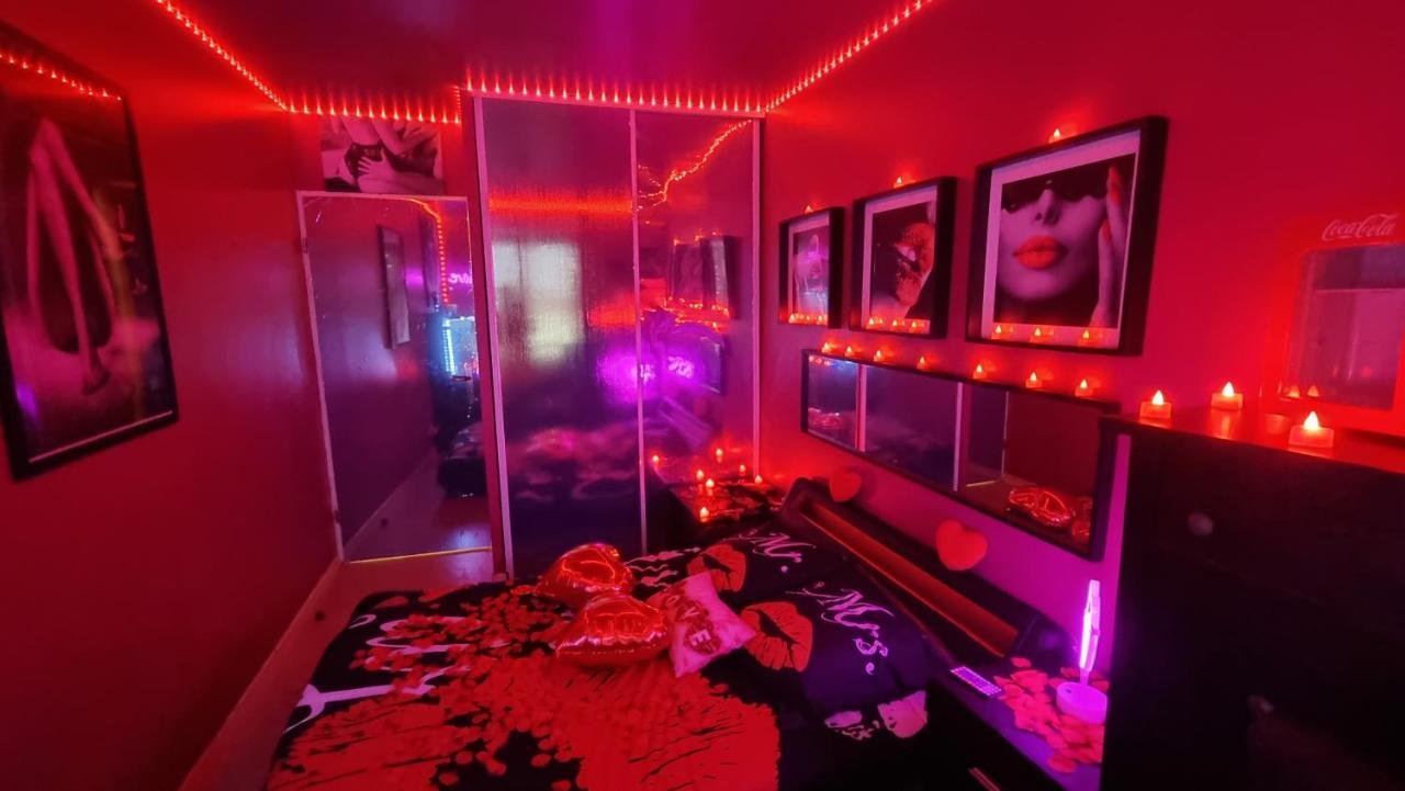 أولناي سو بوا Love Room Sexy Love Cosy Lib Proche Centre Gare A Pied المظهر الخارجي الصورة