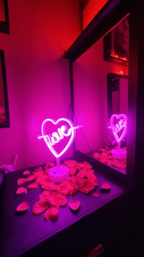 أولناي سو بوا Love Room Sexy Love Cosy Lib Proche Centre Gare A Pied المظهر الخارجي الصورة